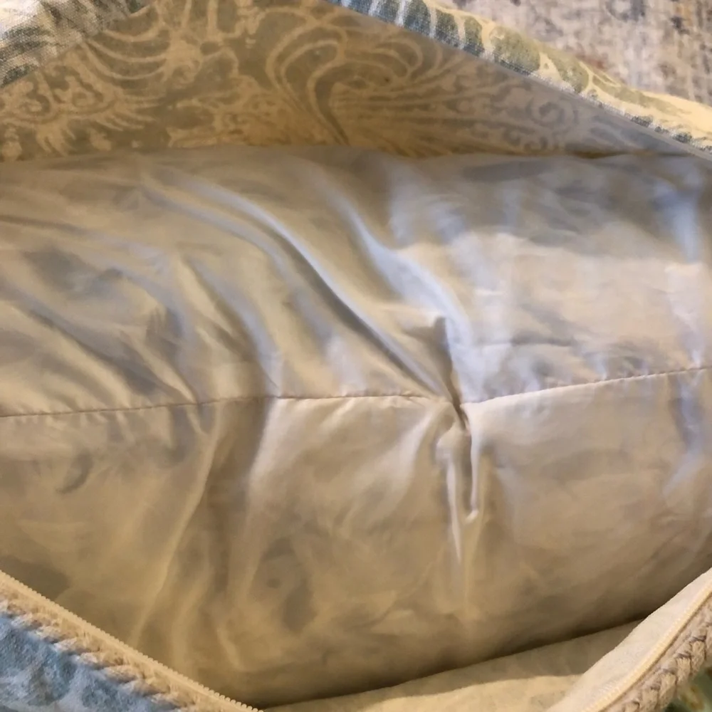 POTTERY BARN Pillow Cushion W/Down Insert Floral 20”
